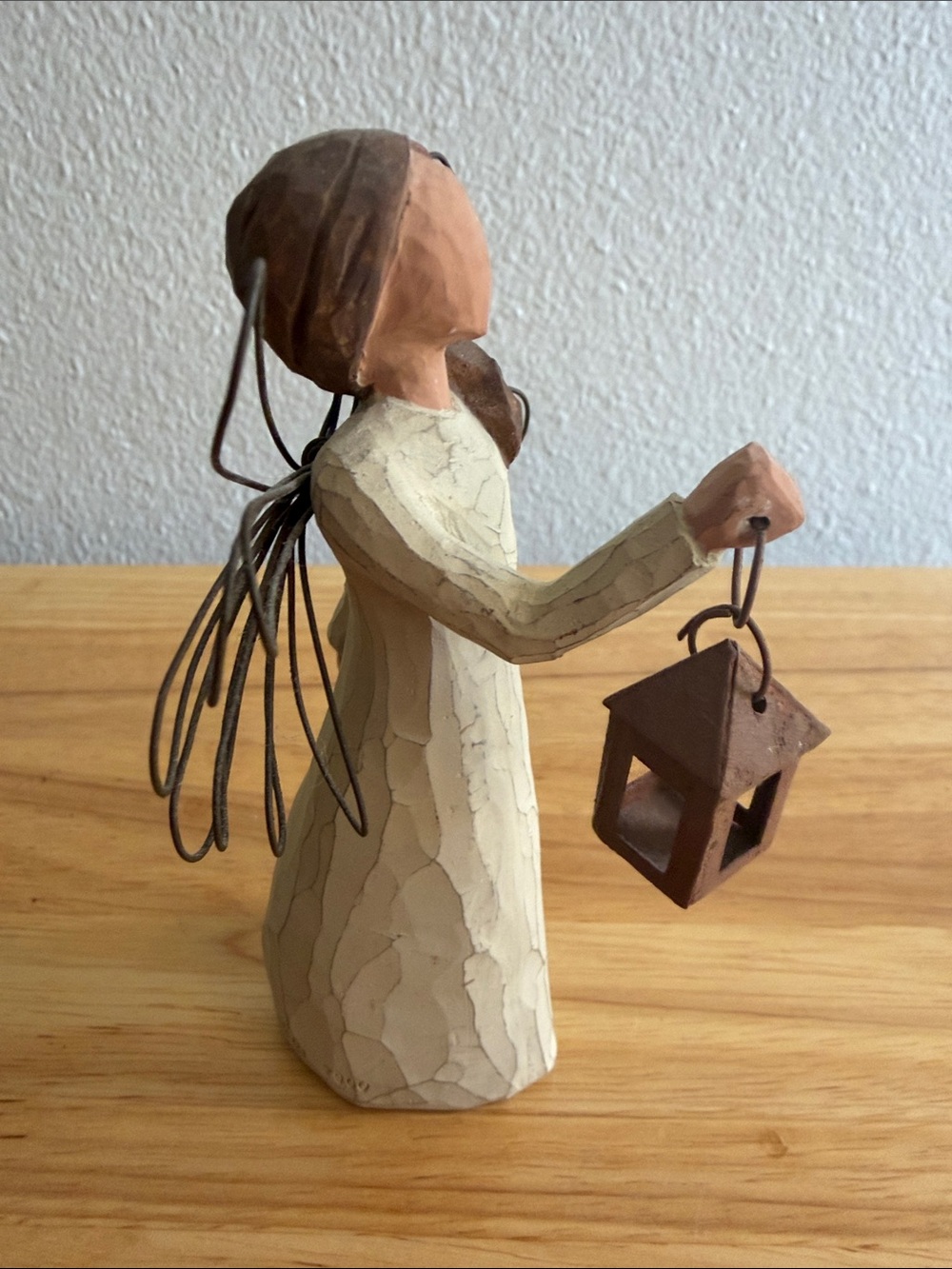 Willow Tree Angel of Hope Figurine with Lantern - Picture 4 of 6